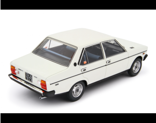 Fiat 131 1600 Mirafiori Special 1974 Bianco - weiß Laudoracing 1:18 Resinemodell (Türen, Motorhaube... nicht zu öffnen!)